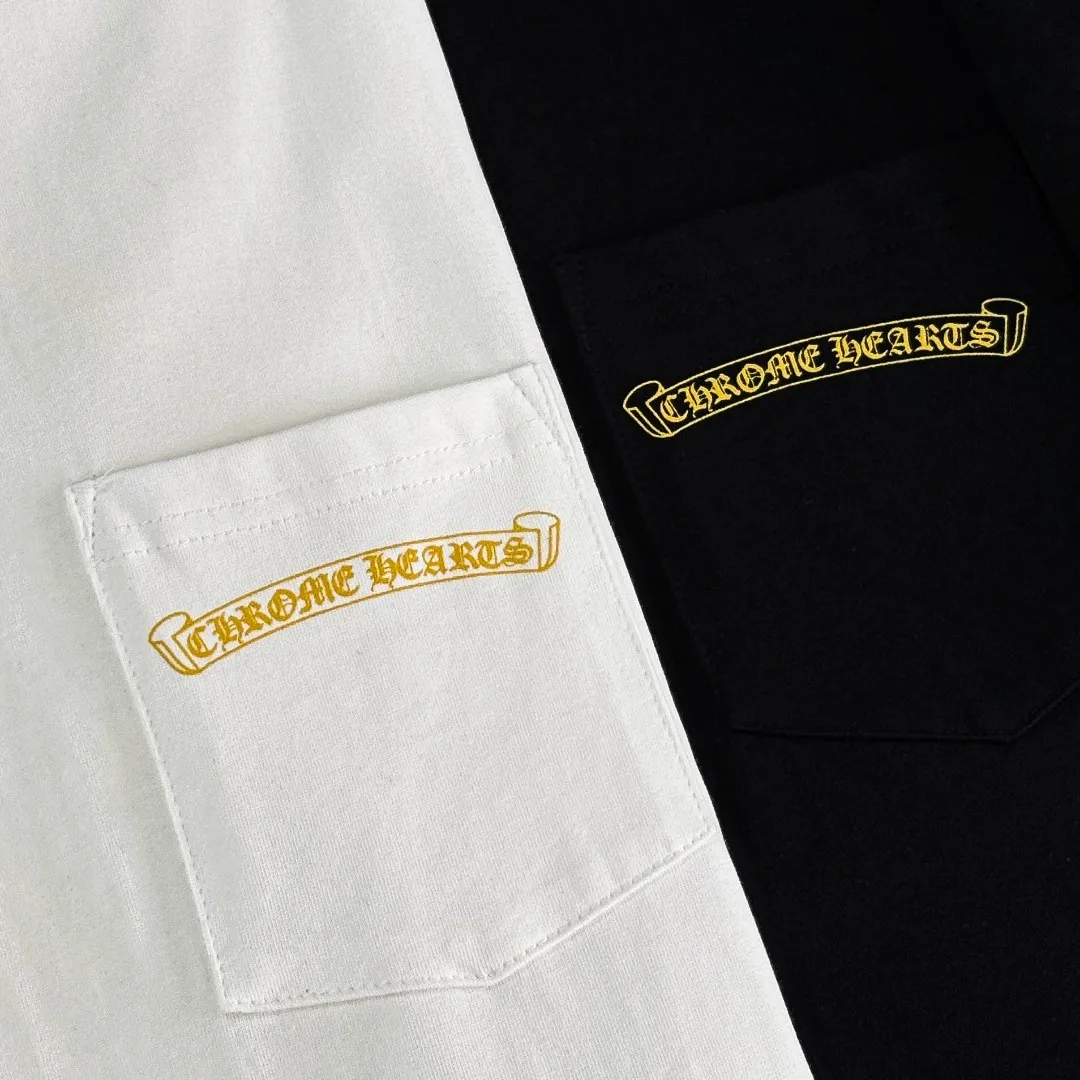 P170 Chrome Hearts 25 high-end versions. The fabric is made of 300 grams of high-density pure cotton. It does not deform or shrink. It has three labels. It is the same style for men and women. Technology: suede foaming + digital printing. Color: white, black. SIZE: S-XL.